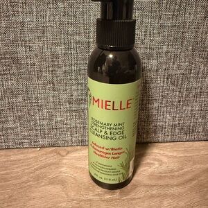 Mielle Rosemary Mint Strengthening Hair Oil - Black